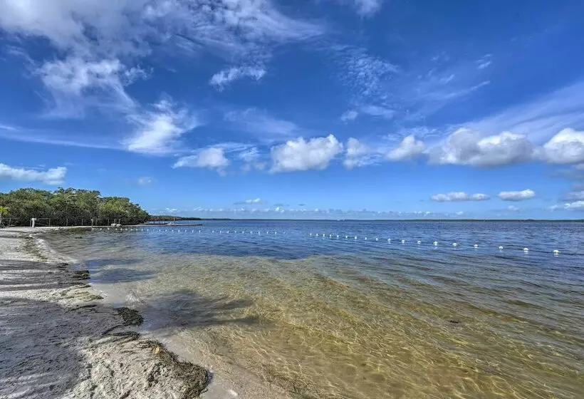Key Largo Home W/ Dock & Private Beach Access