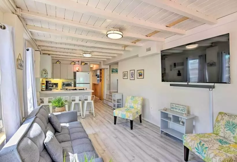 Key Largo Home W/ Dock & Private Beach Access