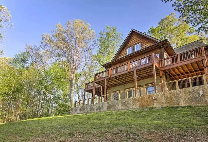 Lakefront South Carolina Abode W/ Deck & Boat Dock
