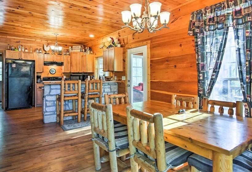 Lakefront South Carolina Abode W/ Deck & Boat Dock