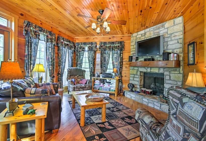 Lakefront South Carolina Abode W/ Deck & Boat Dock