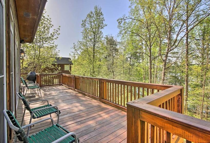 Lakefront South Carolina Abode W/ Deck & Boat Dock