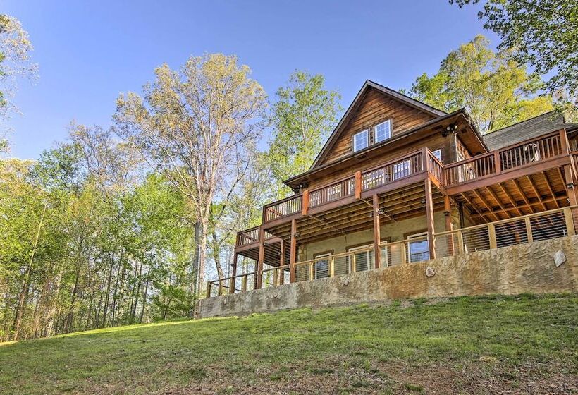 Lakefront South Carolina Abode W/ Deck & Boat Dock