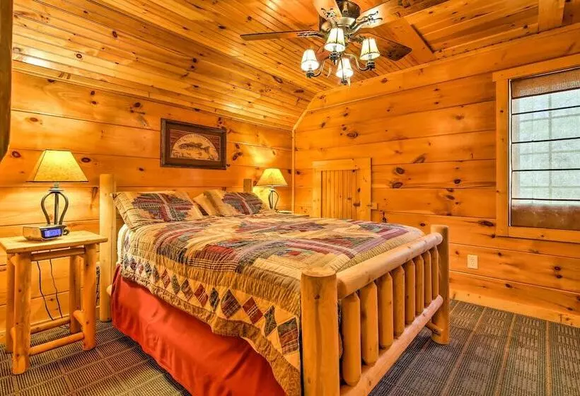 Lakefront South Carolina Abode W/ Deck & Boat Dock