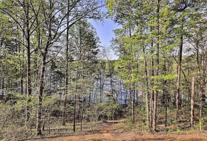 Lakefront South Carolina Abode W/ Deck & Boat Dock