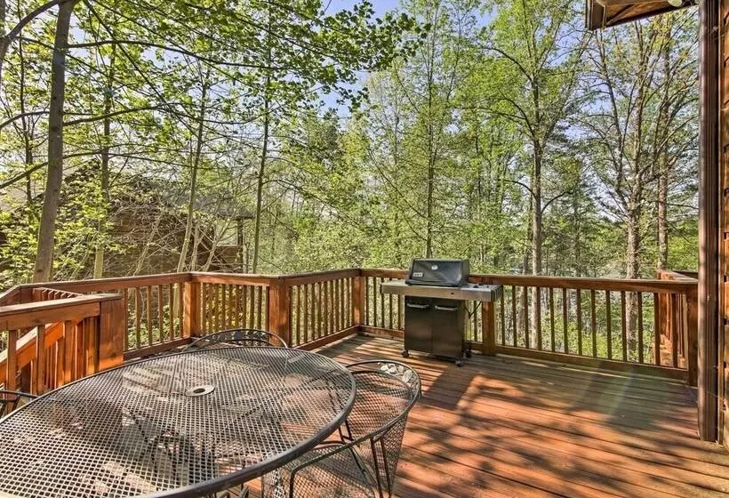 Lakefront South Carolina Abode W/ Deck & Boat Dock