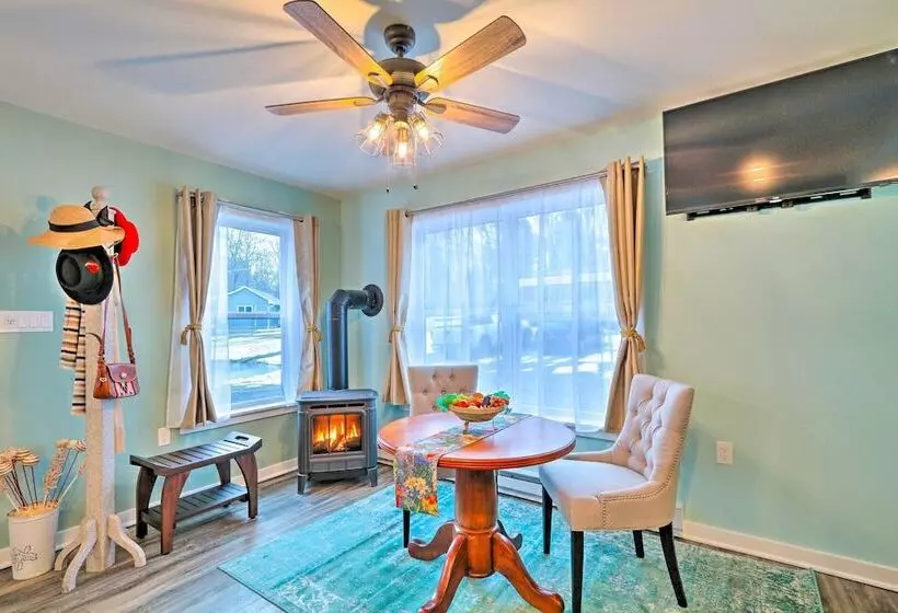 Rural Location, Fire Pit: Brodheadsville Cottage