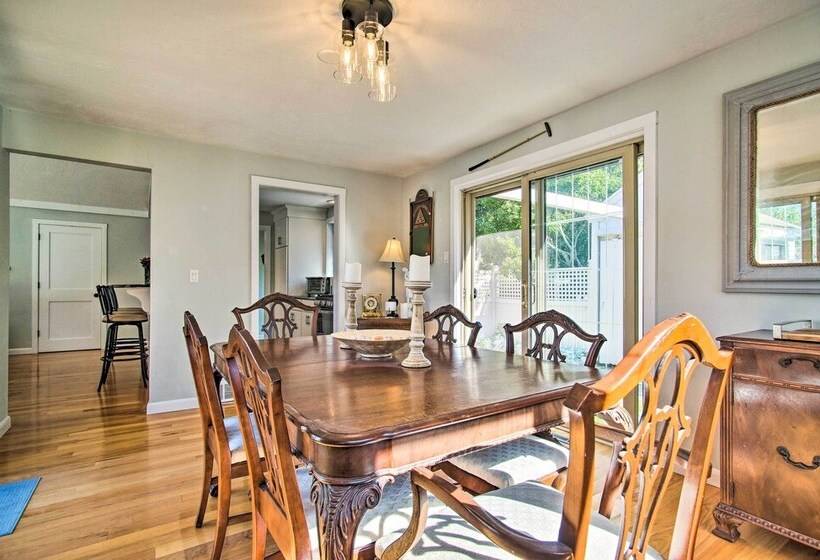 2 Mi To South Cape Beach State Park: Home W/ Yard!