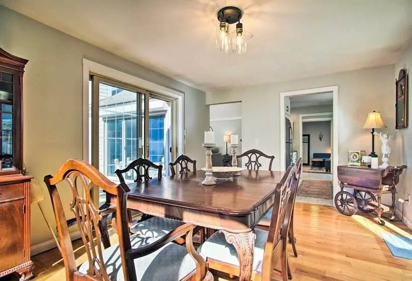 2 Mi To South Cape Beach State Park: Home W/ Yard!