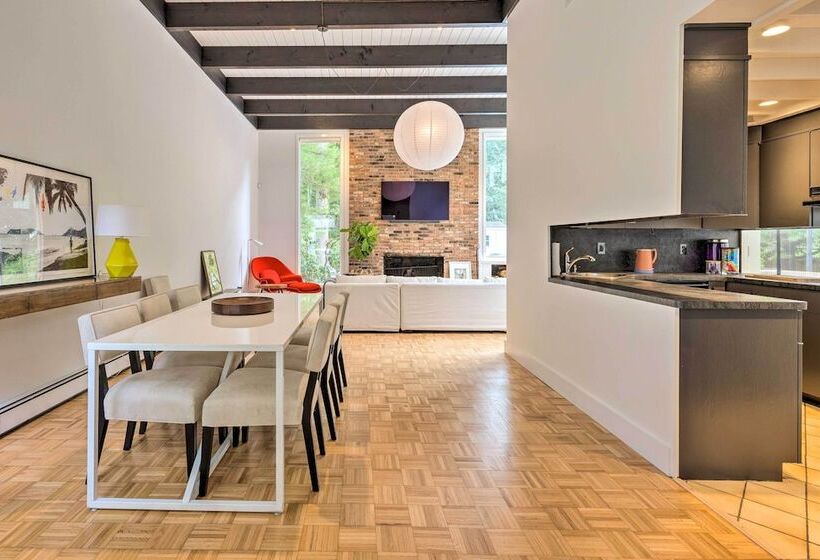 Modern Hampton Bays Home W/ Outdoor Pool!