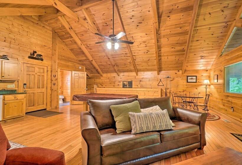 Mountain Dream Cabin  W/ Deck, 7 Mi To Gatlinburg