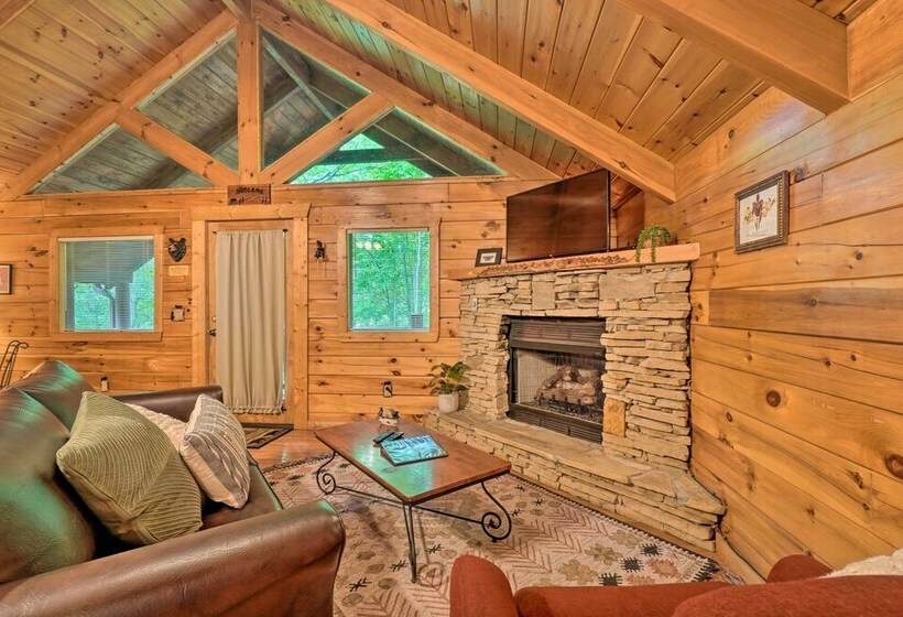 Mountain Dream Cabin  W/ Deck, 7 Mi To Gatlinburg