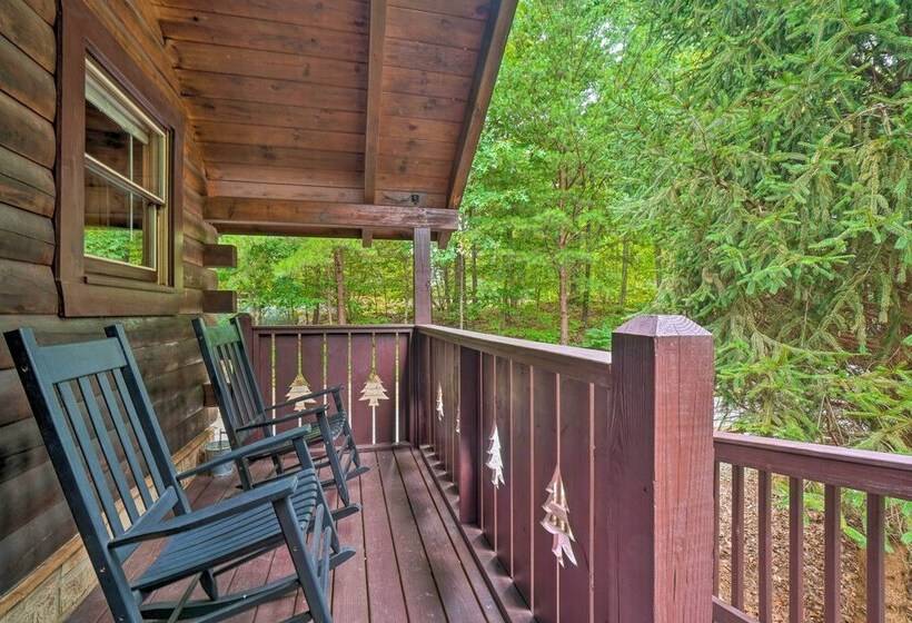 Mountain Dream Cabin  W/ Deck, 7 Mi To Gatlinburg