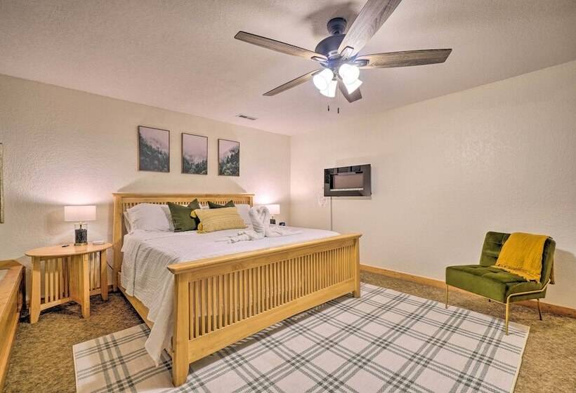 Mountain Dream Cabin  W/ Deck, 7 Mi To Gatlinburg