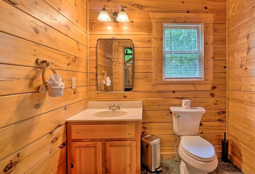 Mountain Dream Cabin  W/ Deck, 7 Mi To Gatlinburg