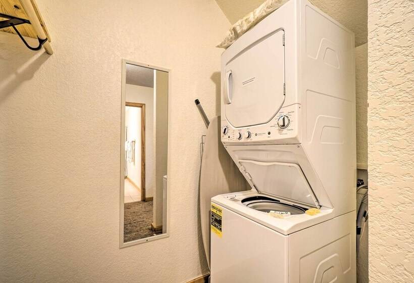 Mountain Dream Cabin  W/ Deck, 7 Mi To Gatlinburg