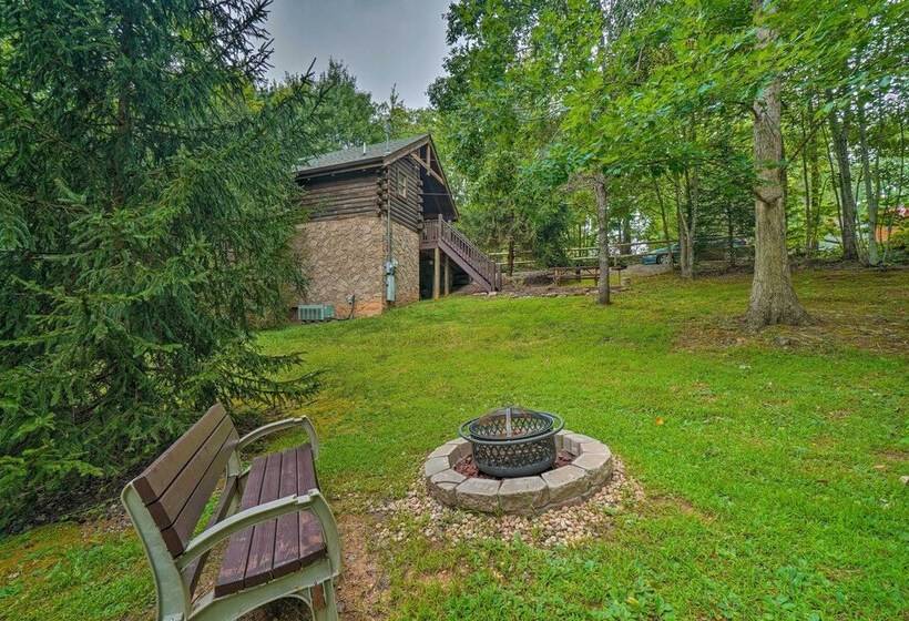 Mountain Dream Cabin  W/ Deck, 7 Mi To Gatlinburg