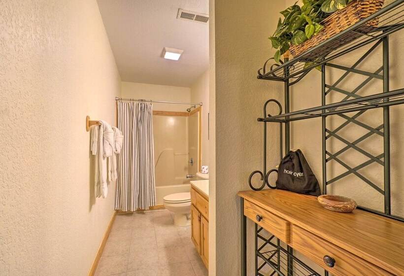 Mountain Dream Cabin  W/ Deck, 7 Mi To Gatlinburg