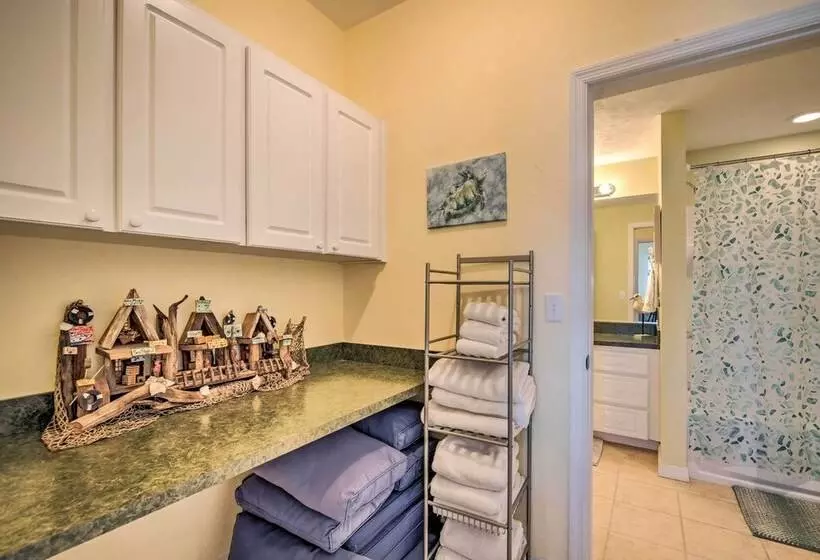 Oceanfront Oasis In Cedar Key W/ 2 Balconies!