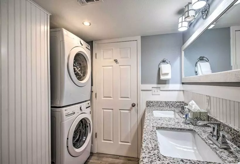 Pensacola Home ~ 3 Mi To Perdido Key Beach!