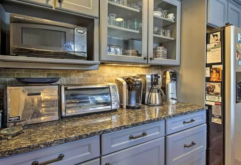 Pet Friendly Cape Cod Home W/ Deck 2 Mi To Beaches
