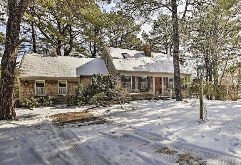 Pet Friendly Cape Cod Home W/ Deck 2 Mi To Beaches