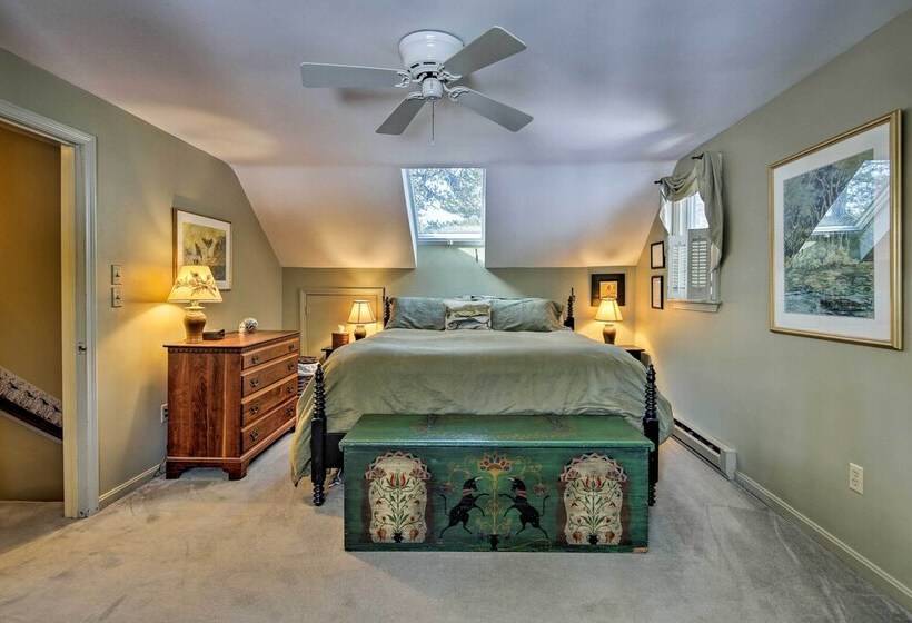 Pet Friendly Cape Cod Home W/ Deck 2 Mi To Beaches