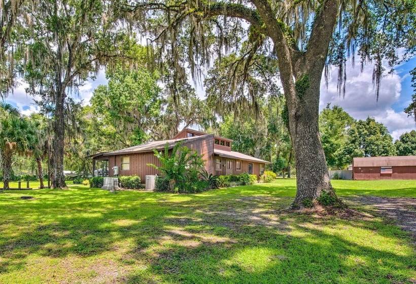 Pet Friendly Inglis Retreat W/ Lake + Dock!