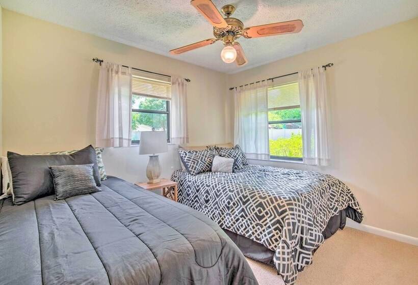 Pet Friendly Inglis Retreat W/ Lake + Dock!