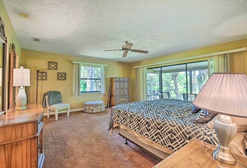 Pet Friendly Inglis Retreat W/ Lake + Dock!