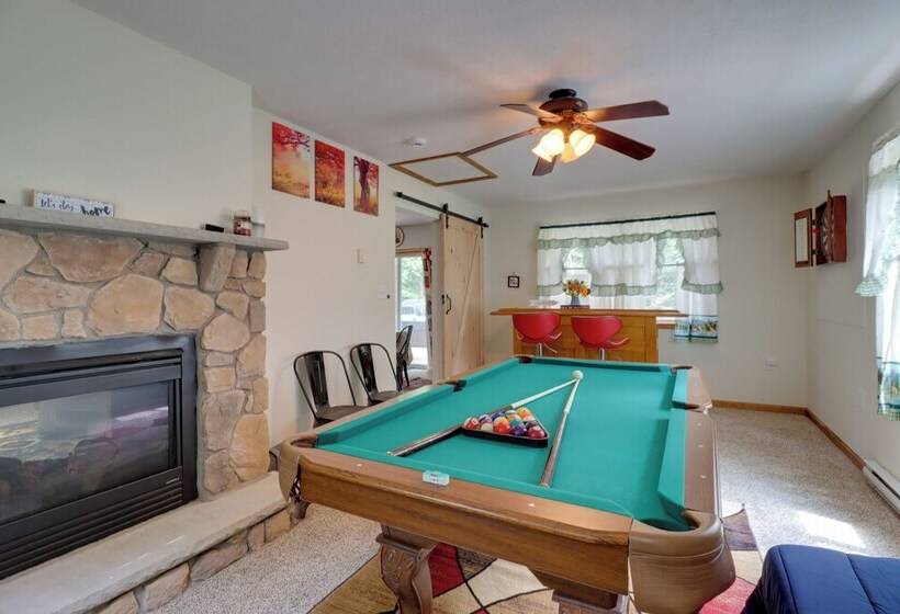 Pet Friendly Pocono Lake Oasis W/ Game Room!