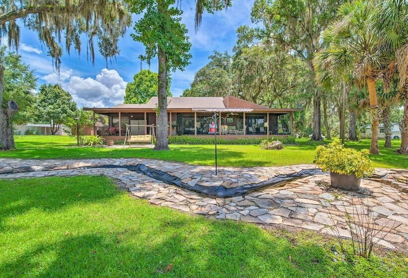 Pet Friendly Inglis Retreat W/ Lake + Dock!