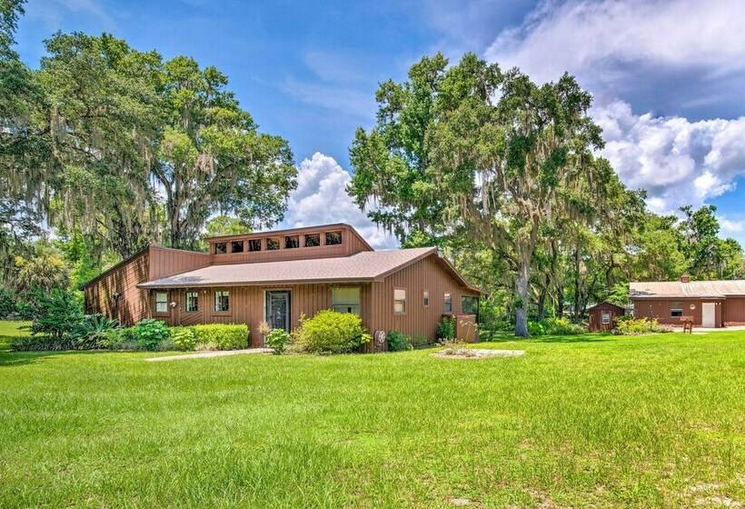 Pet Friendly Inglis Retreat W/ Lake + Dock!