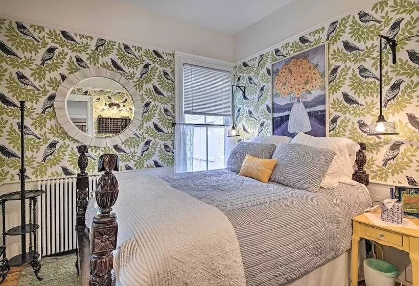 On Site Pond: Spacious Family Home In Jefferson!