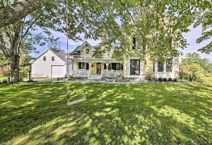 On Site Pond: Spacious Family Home In Jefferson!