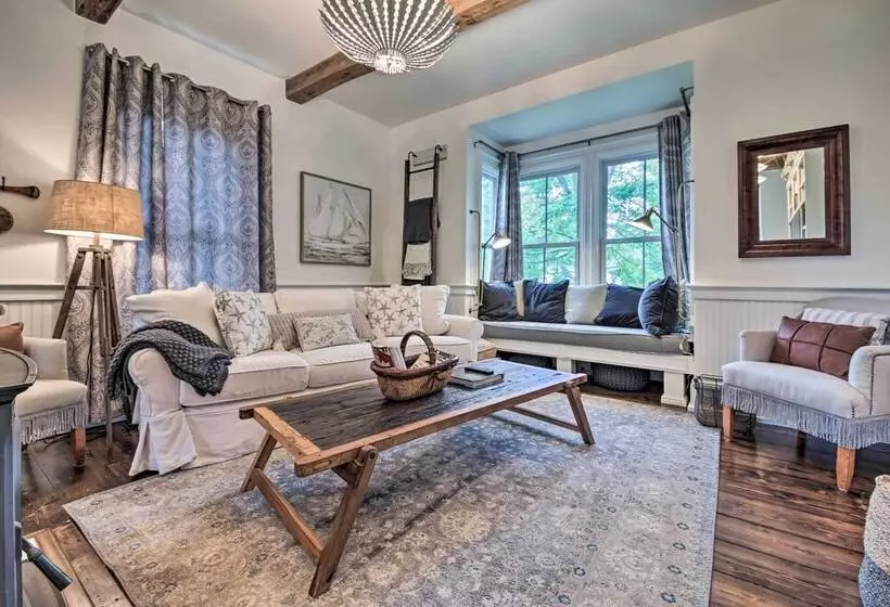 On Site Pond: Spacious Family Home In Jefferson!