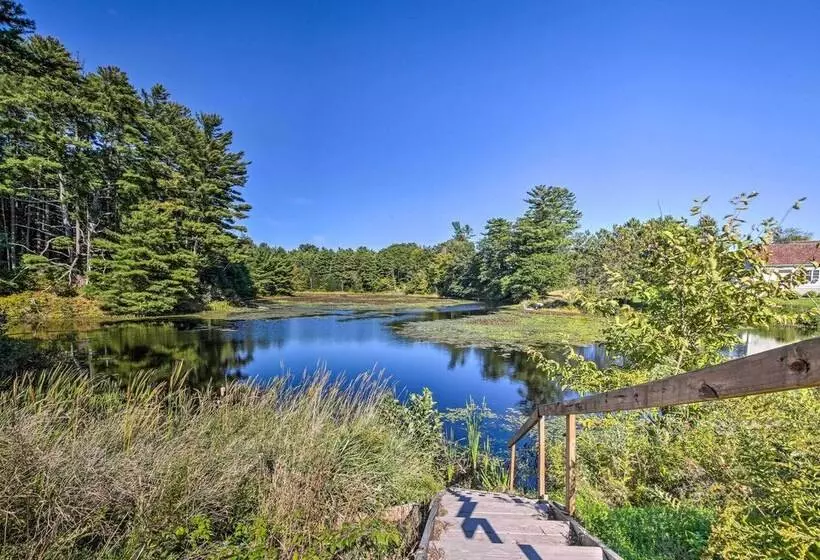 On Site Pond: Spacious Family Home In Jefferson!
