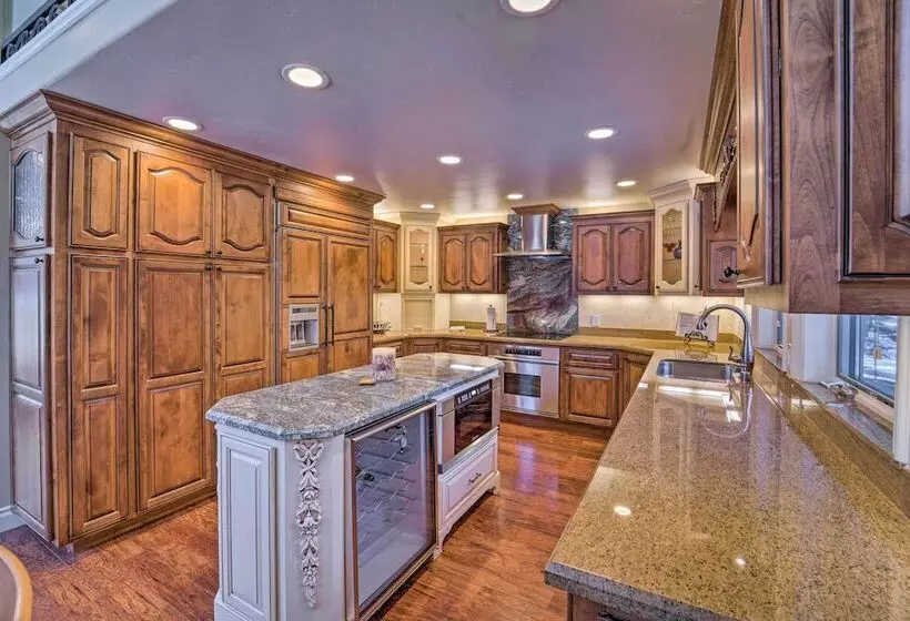 Tahoe Donner Area Home With Private Hot Tub!