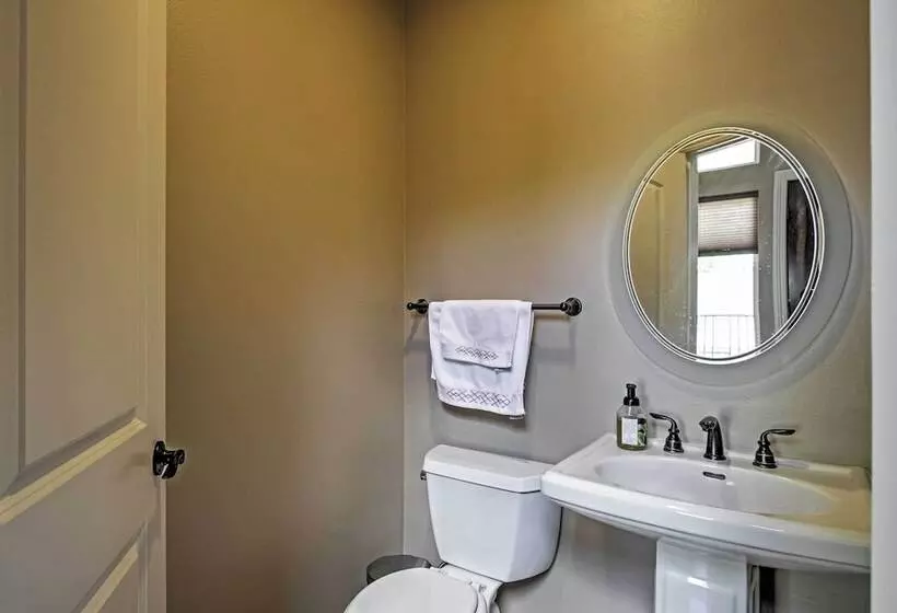 Roomy Home W/ Deck, 5 Mi To Lake Arrowhead Village
