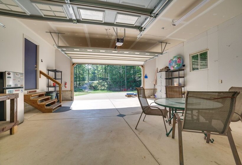 Roscommon Retreat W/ Deck ~ 1 Mile To Higgins Lake