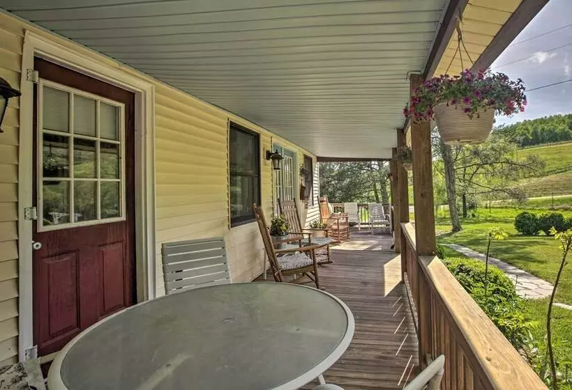 Spacious Faber Home W/ Yard, Steps To Winery!