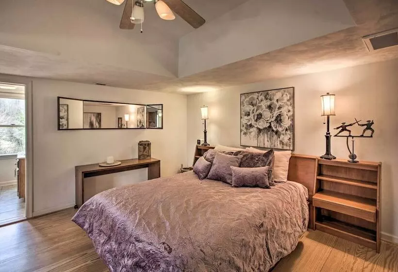 Spacious Faber Home W/ Yard, Steps To Winery!