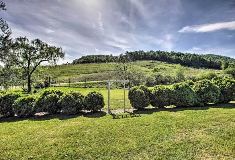 Spacious Faber Home W/ Yard, Steps To Winery!