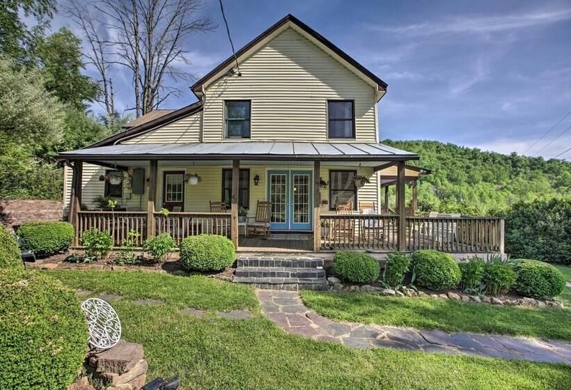 Spacious Faber Home W/ Yard, Steps To Winery!