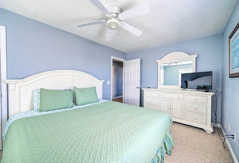 Spacious North Topsail Family Home With 2 Decks