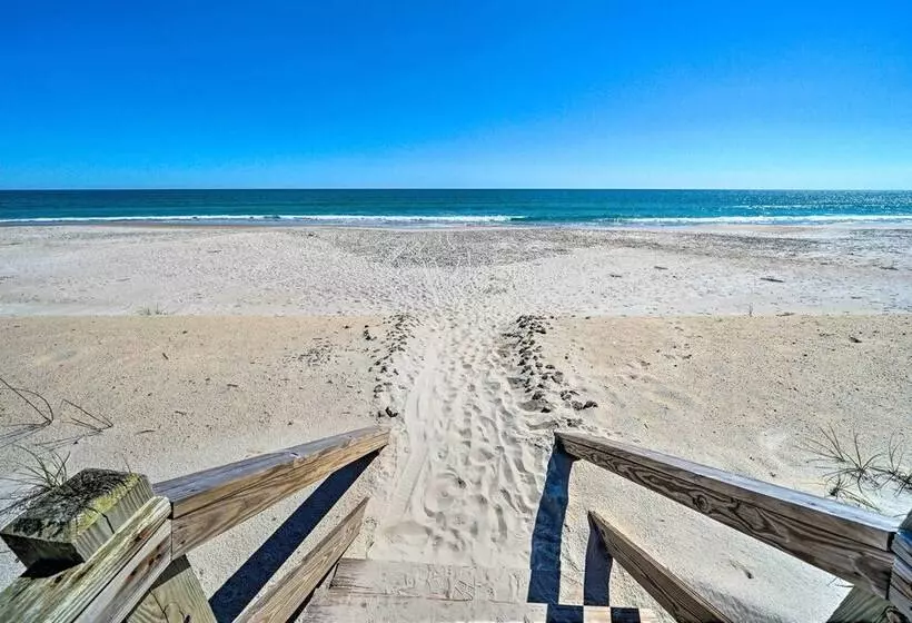 Spacious North Topsail Family Home With 2 Decks