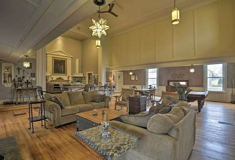 Spacious Pet Friendly Home   Near Dundee Wineries!