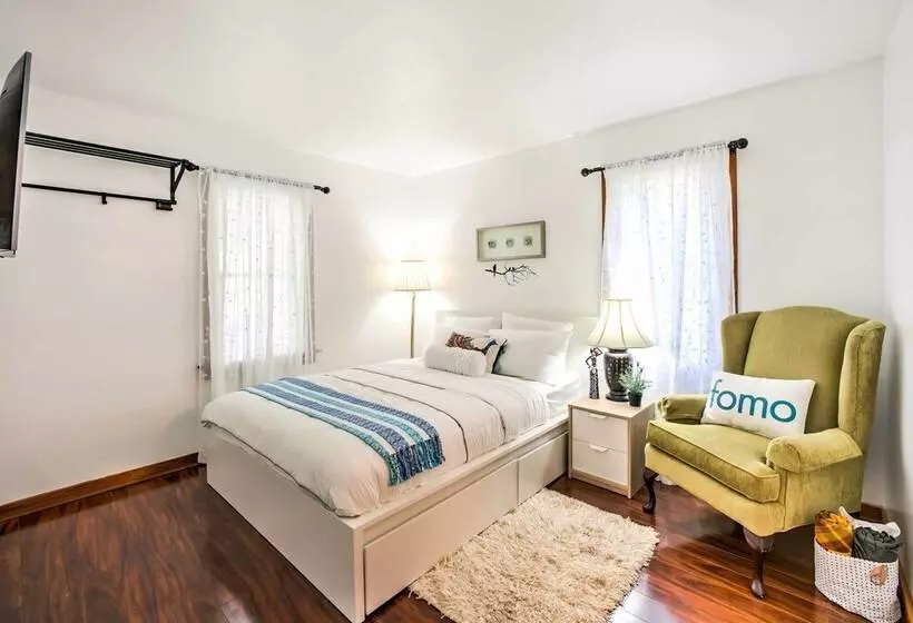 Spacious Retreat W/ Pool ~ 2 Mi To Hershey Park!