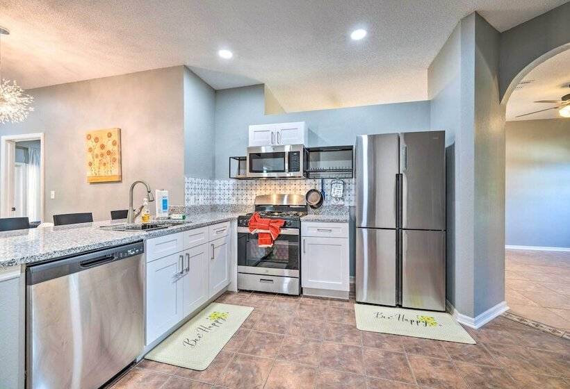 Sunny Clermont Retreat W/ Lanai: 12 Mi To Disney!