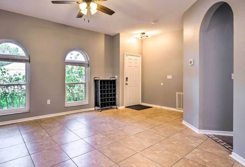 Sunny Clermont Retreat W/ Lanai: 12 Mi To Disney!